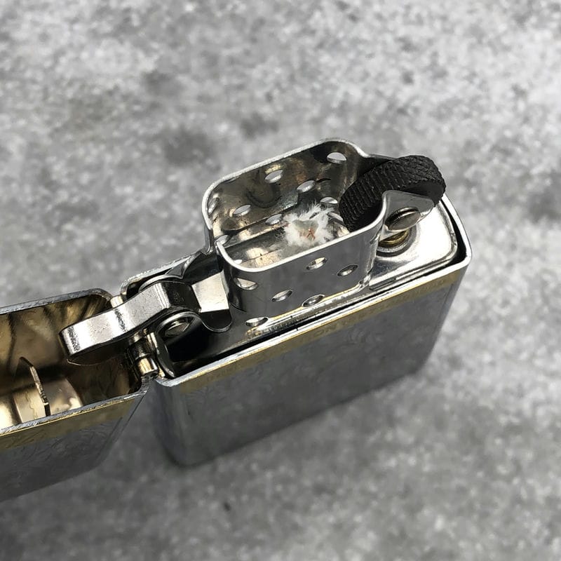 Bật lửa Zorro hoa văn Venetian bạc viền ngang mạ vàng - Z92067A - Hình ảnh 7